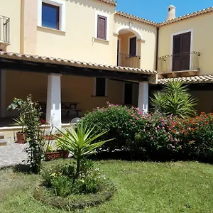 Appartamento Casa Il Cortile Fiorito, Tortolì